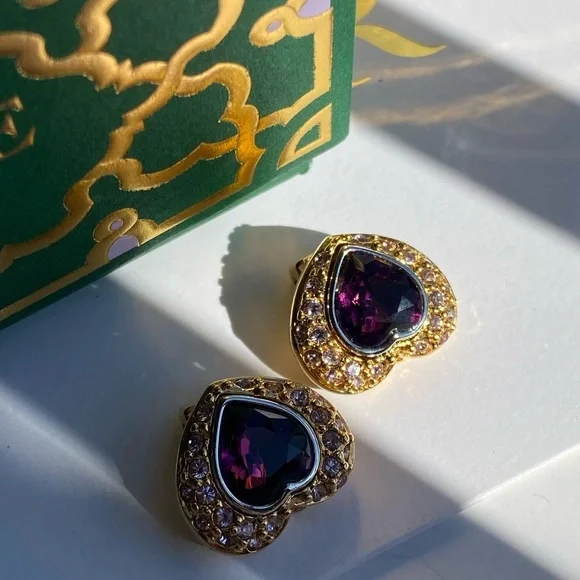 Swarovski tiny Purple Heart 💜 gold tone clip on earrings